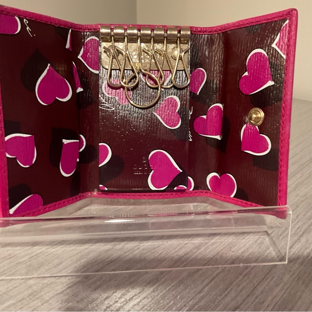 GUCCI Lovely Hearts Pink Leather Key Case - Picture 6 of 7